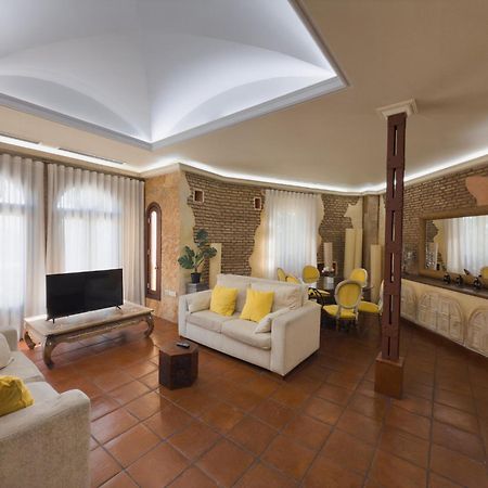 Monkeys Apartments Adriano & Terrace เซบีญา ภายนอก รูปภาพ