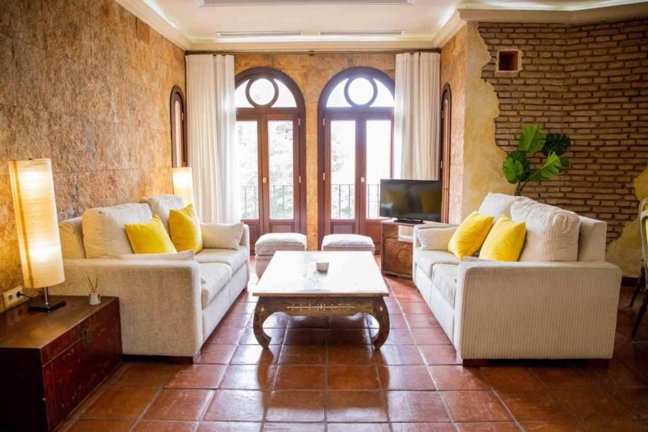 Monkeys Apartments Adriano & Terrace เซบีญา ภายนอก รูปภาพ