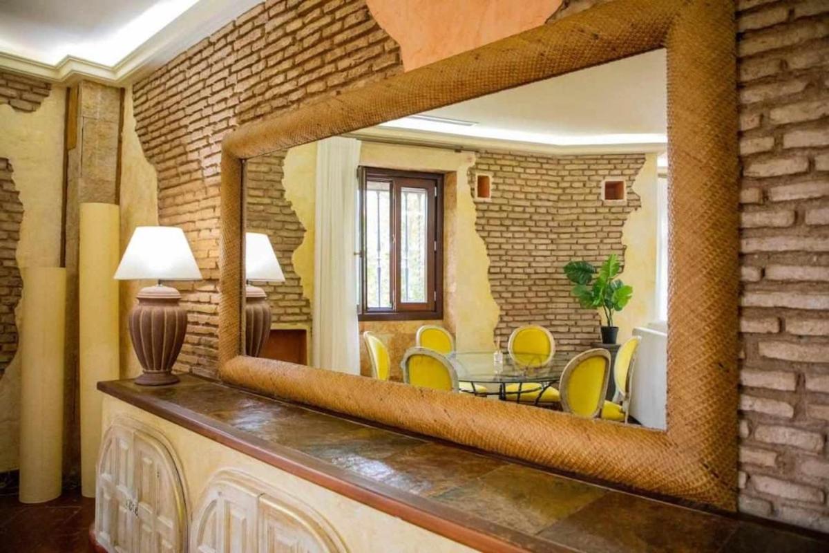 Monkeys Apartments Adriano & Terrace เซบีญา ภายนอก รูปภาพ