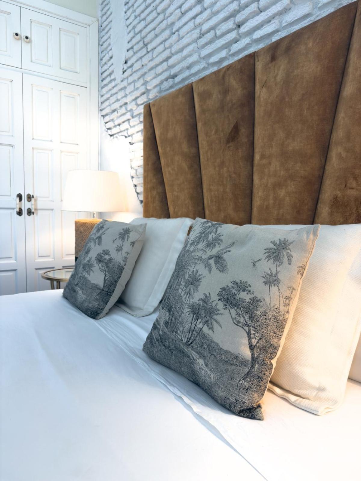 Monkeys Apartments Adriano & Terrace เซบีญา ภายนอก รูปภาพ