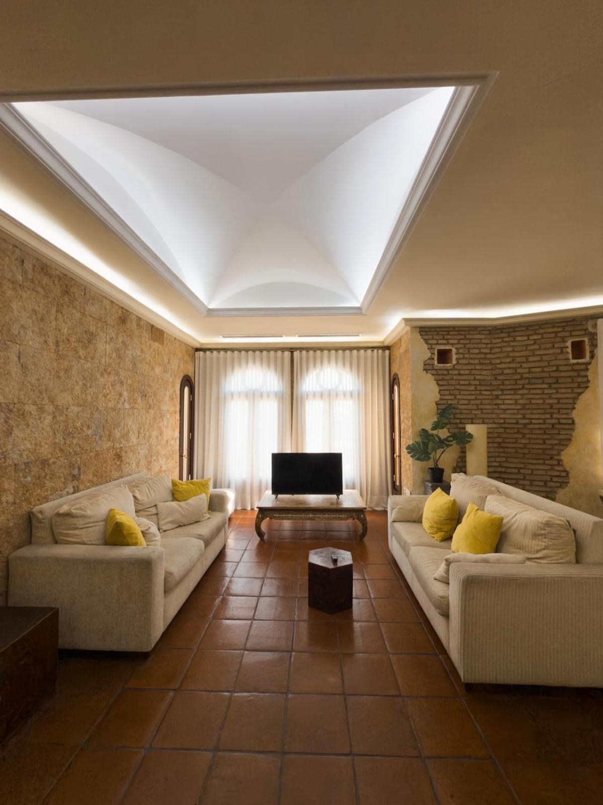 Monkeys Apartments Adriano & Terrace เซบีญา ภายนอก รูปภาพ
